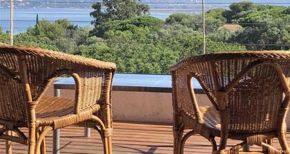 Ferienhaus in Giens mit traumhaftem Blick über die Bucht von Almanarre