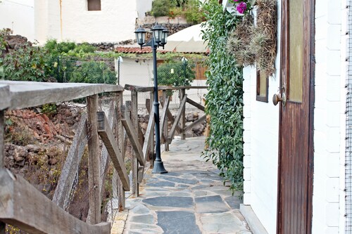 Romantisches ländliches Haus mit Terrasse und Meer- und Bergblick