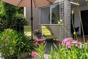 Terrace/patio - Family-friendly,air-conditioned, quiet location, garden, barbecue, pets welcome. (Porec)