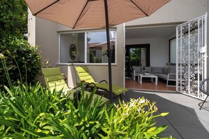 Terrace/patio - Family-friendly,air-conditioned, quiet location, garden, barbecue, pets welcome. (Porec)