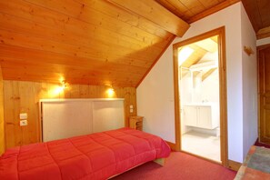 11 bedrooms, iron/ironing board, WiFi