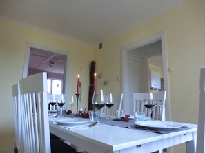 Dining - Idyllic house m. Fireplace u. Sauna, lake 300 m, zw.  Baltic Sea coast and Vimmerby (Ankarsrum)