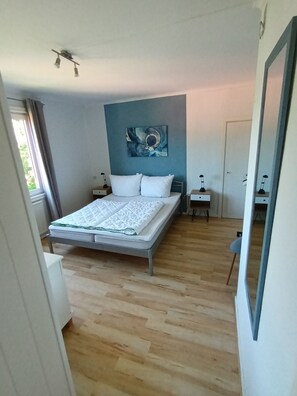 5 makuuhuonetta, silitysrauta/-lauta, ilmainen Wi-Fi, vuodevaatteet