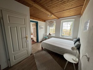 3 bedrooms, iron/ironing board, travel cot, free WiFi - Deichkieker - large detached renovated farmhouse on the North Sea (Ockholm)