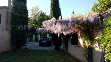Enceinte de lâhĂ©bergement