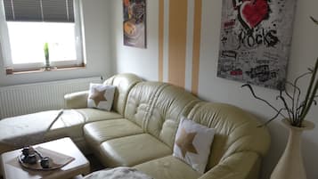 Flatscreentelevisie en boeken