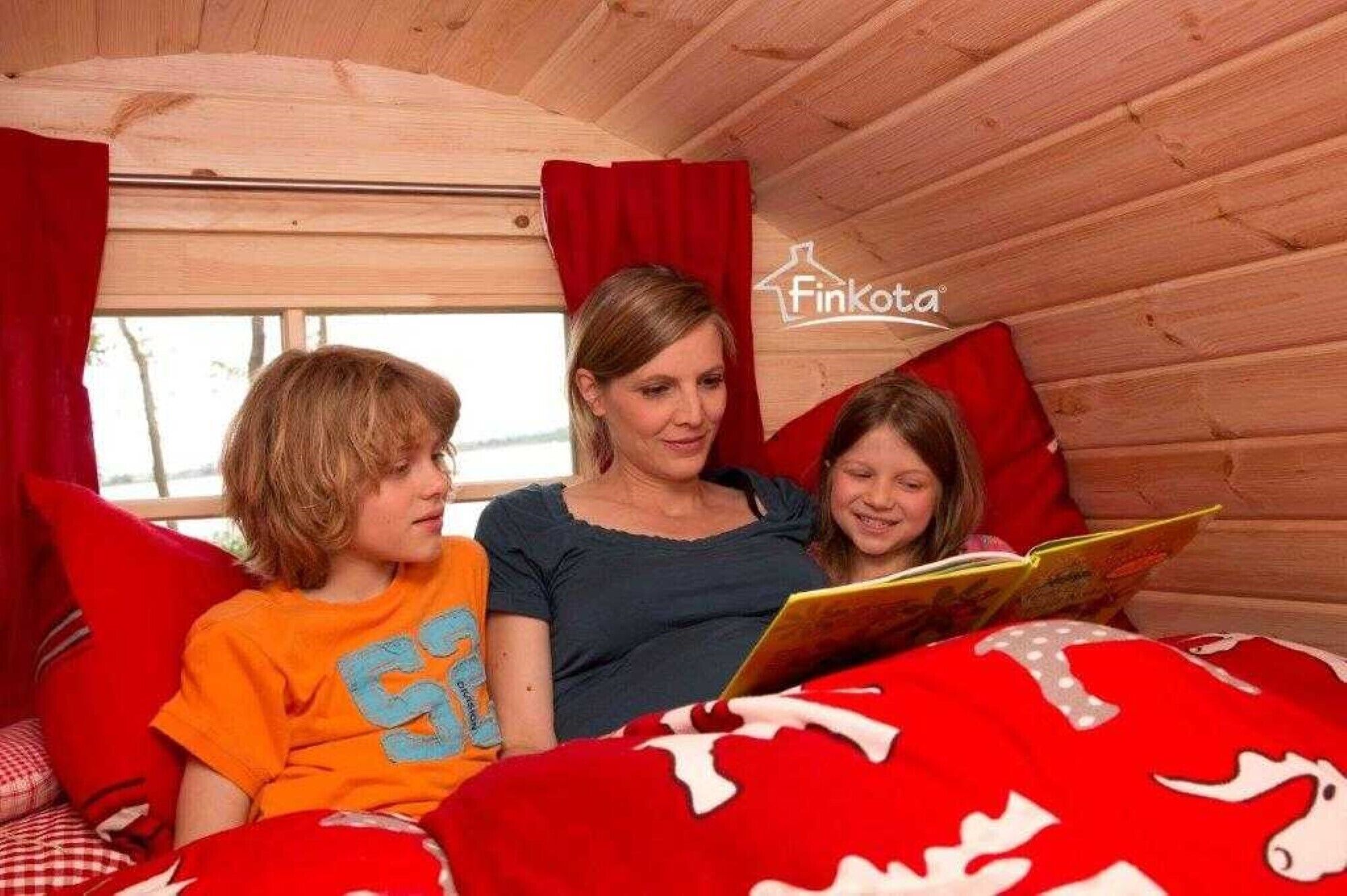 Stay overnight close to nature - the camping barrel