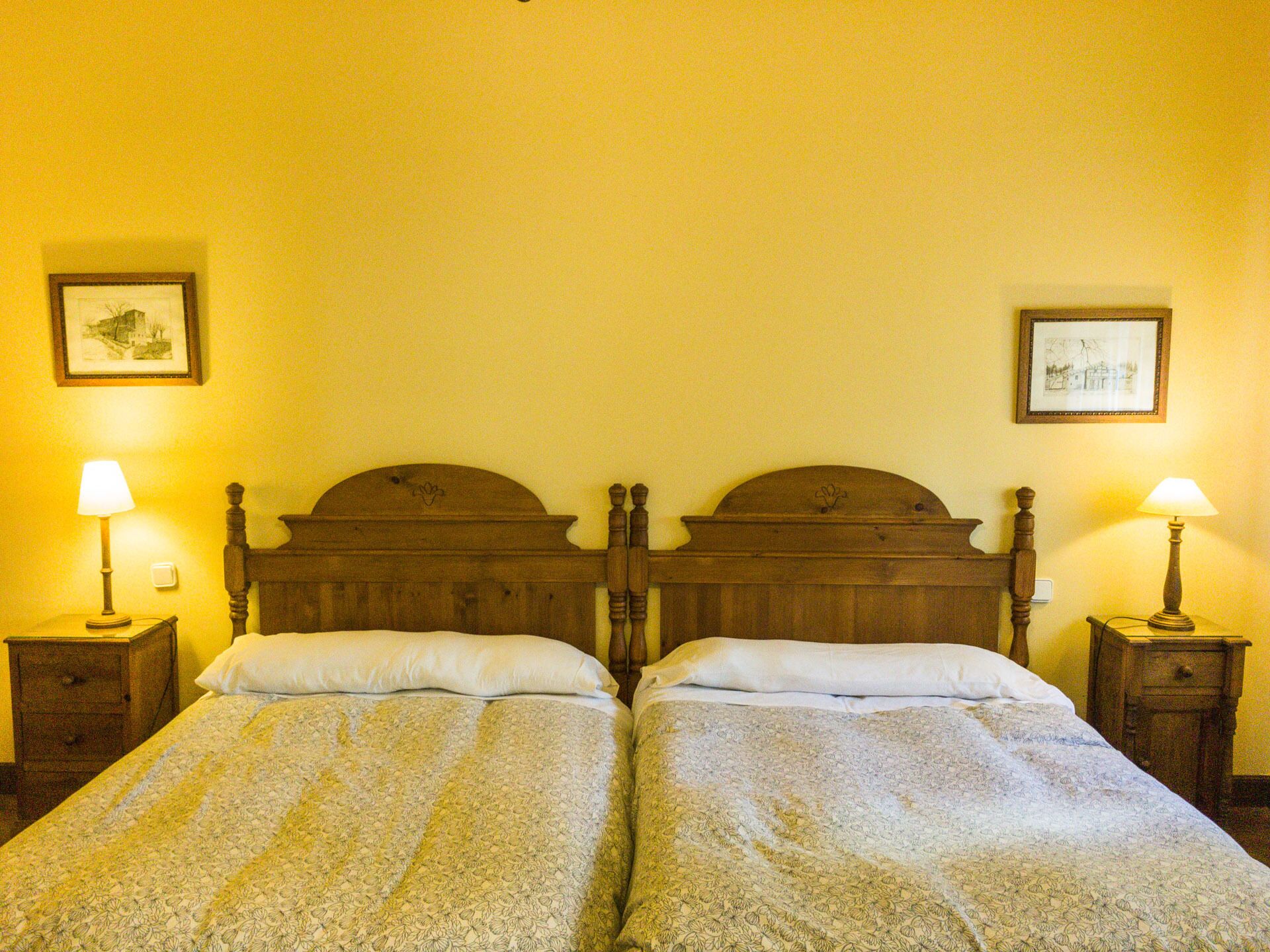 Usko Rural Cottage with pool, tennis court and gardens