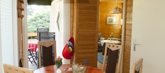 Holiday house on the lake directly at the "Zeulenrodaer Meer" in the bungalow village Zadelsdorf