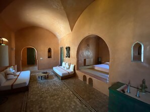 6 Schlafzimmer, schallisolierte Zimmer, Bügeleisen/Bügelbrett