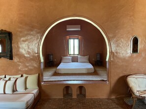 6 bedrooms, soundproofing, iron/ironing board, travel cot