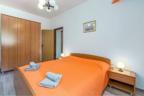 2 habitaciones, wifi gratis y ropa de cama
