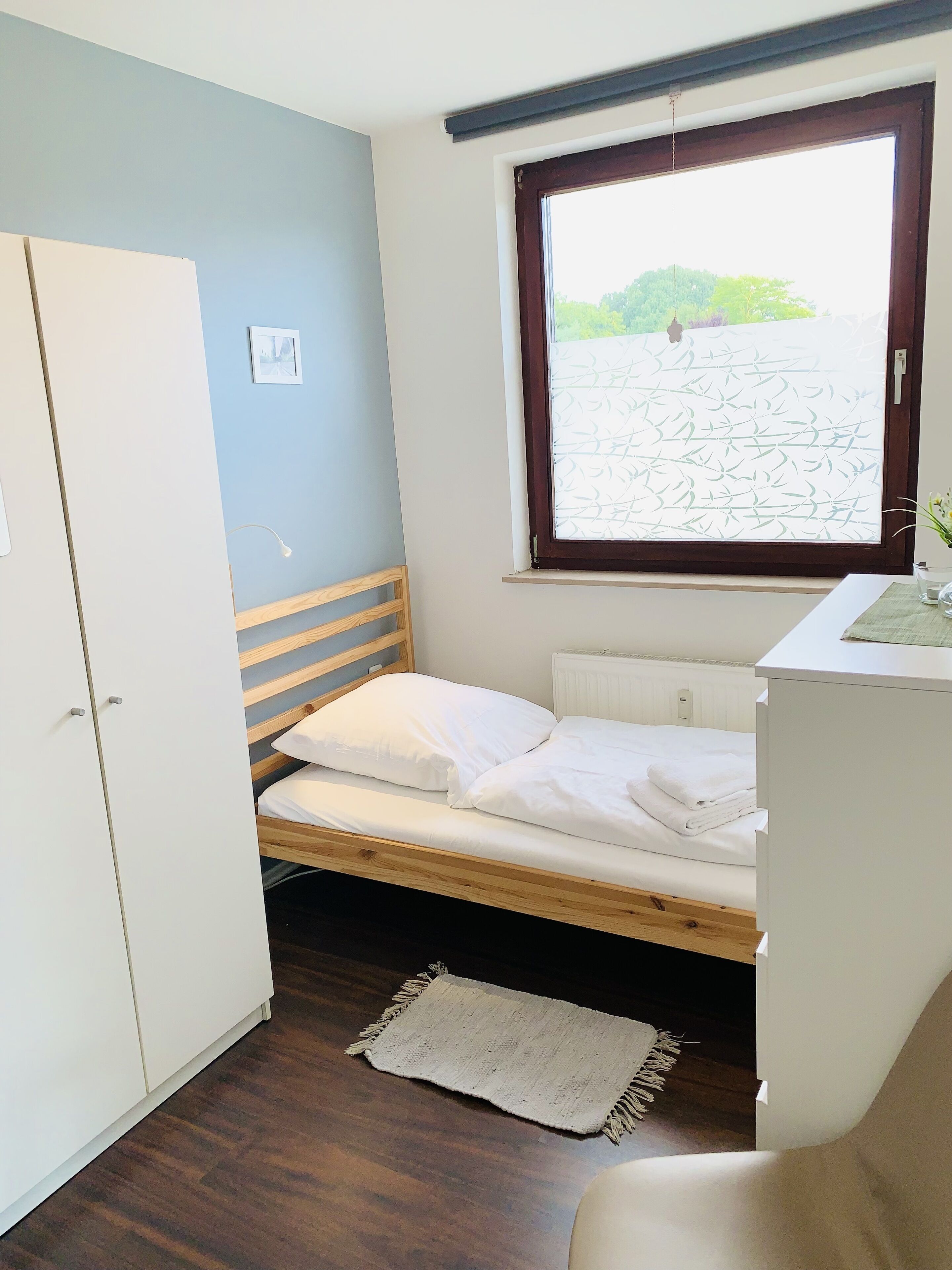 Craftsman / mechanic's flat "ERNIE" 2 bedrooms * 2 bathrooms * covered terrace