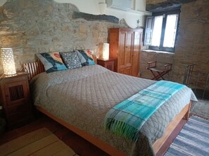 4 soverom, strykejern/-brett, wi-fi (inkludert) og sengetøy