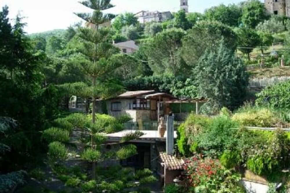 house / villa - 9 rooms - 4/12 persons