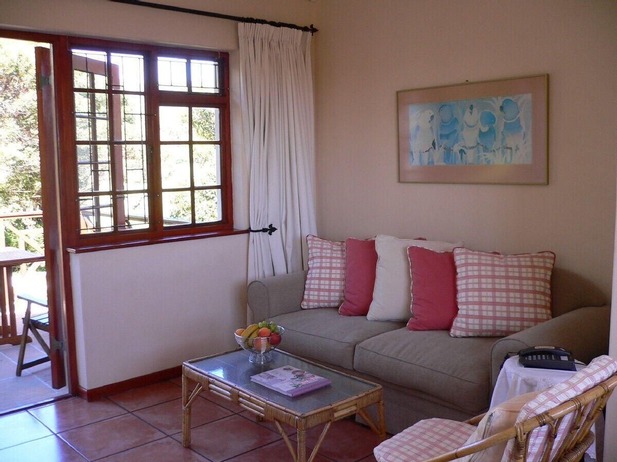 Self-catering apartment with balcony, overlooking golf course and mountains