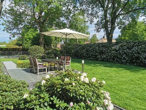 Outdoor dining - 5 star vacation apartment Albatros (Wiesmoor)