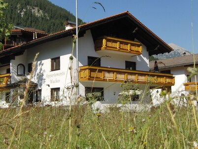 Appartements Wacker - Family-run apartments with stunning mountain views