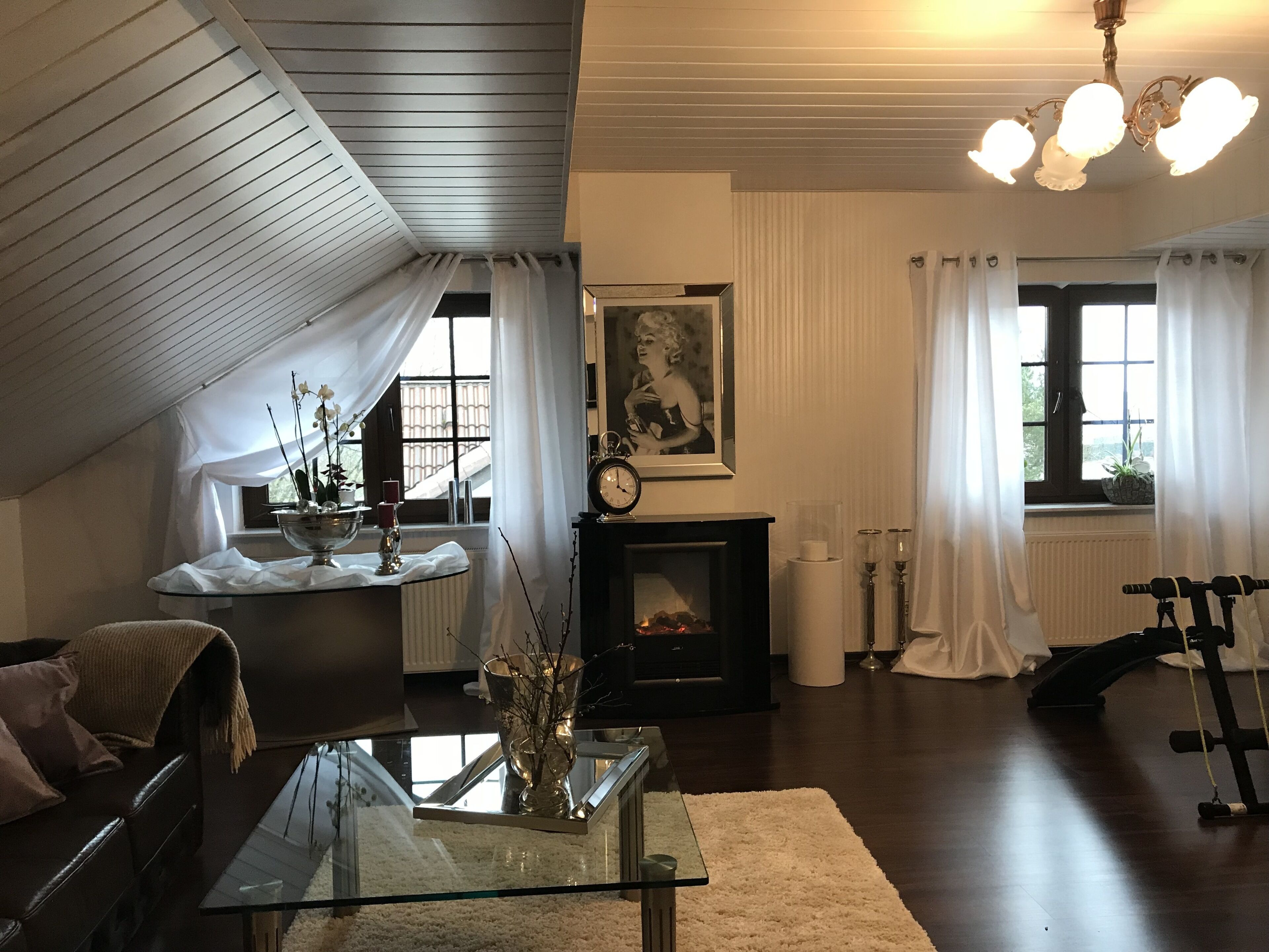 Televisión, chimenea