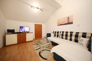 Fernseher, Stereoanlage