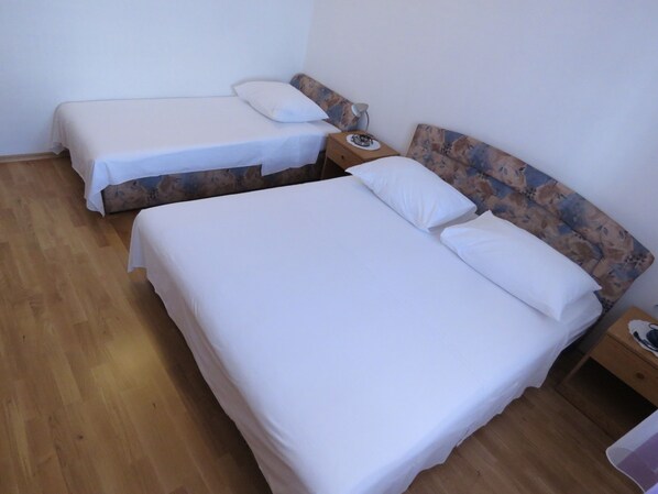 2 bedrooms, iron/ironing board, internet, bed sheets