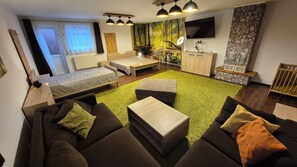 2 bedrooms, iron/ironing board, travel cot, free WiFi