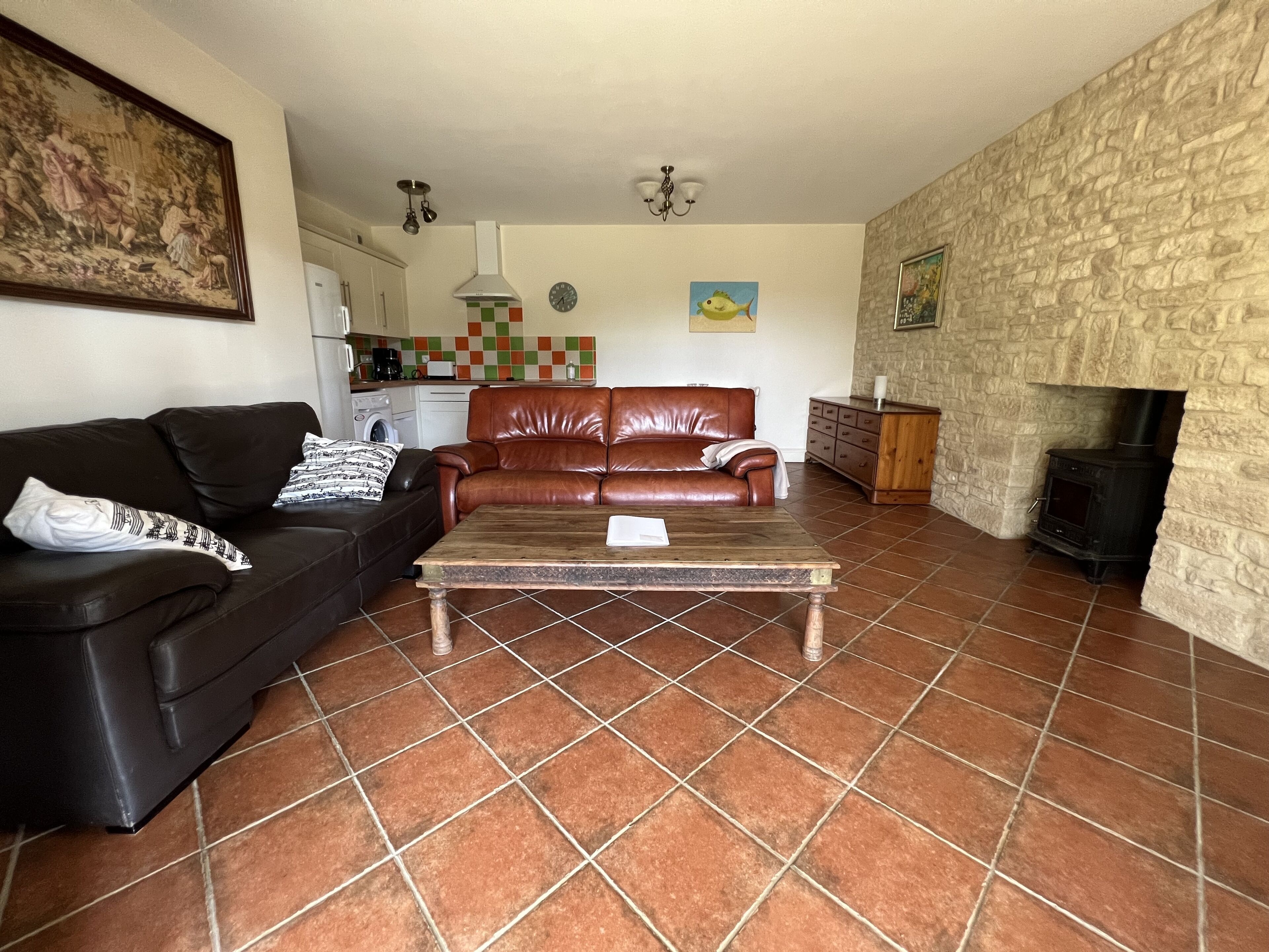 Luxury accommodation with heated pool, jacuzzi and fishing lake