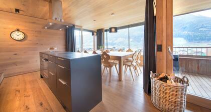 CHALET BERGBLICK, 225mÂČ luxury directly at the gondola and ski slope, private sauna