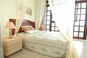 5 bedrooms, in-room safe, iron/ironing board, WiFi