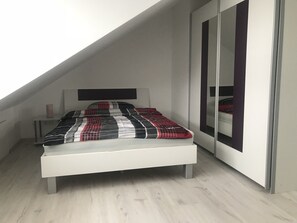 2 Schlafzimmer, Bügeleisen/Bügelbrett, WLAN, Bettwäsche