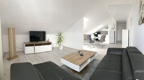 Fernseher, Videospiele, Bücher, Videothek