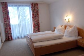2 Schlafzimmer, Reisekinderbett, kostenloses WLAN, Bettwäsche