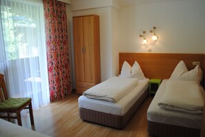 2 Schlafzimmer, Reisekinderbett, kostenloses WLAN, Bettwäsche