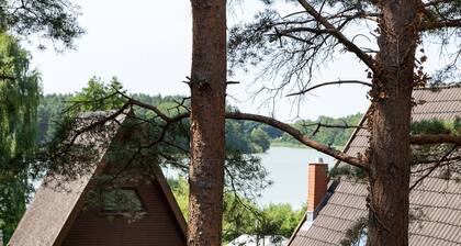 Modern fin cabin by the lake - lovingly furnished