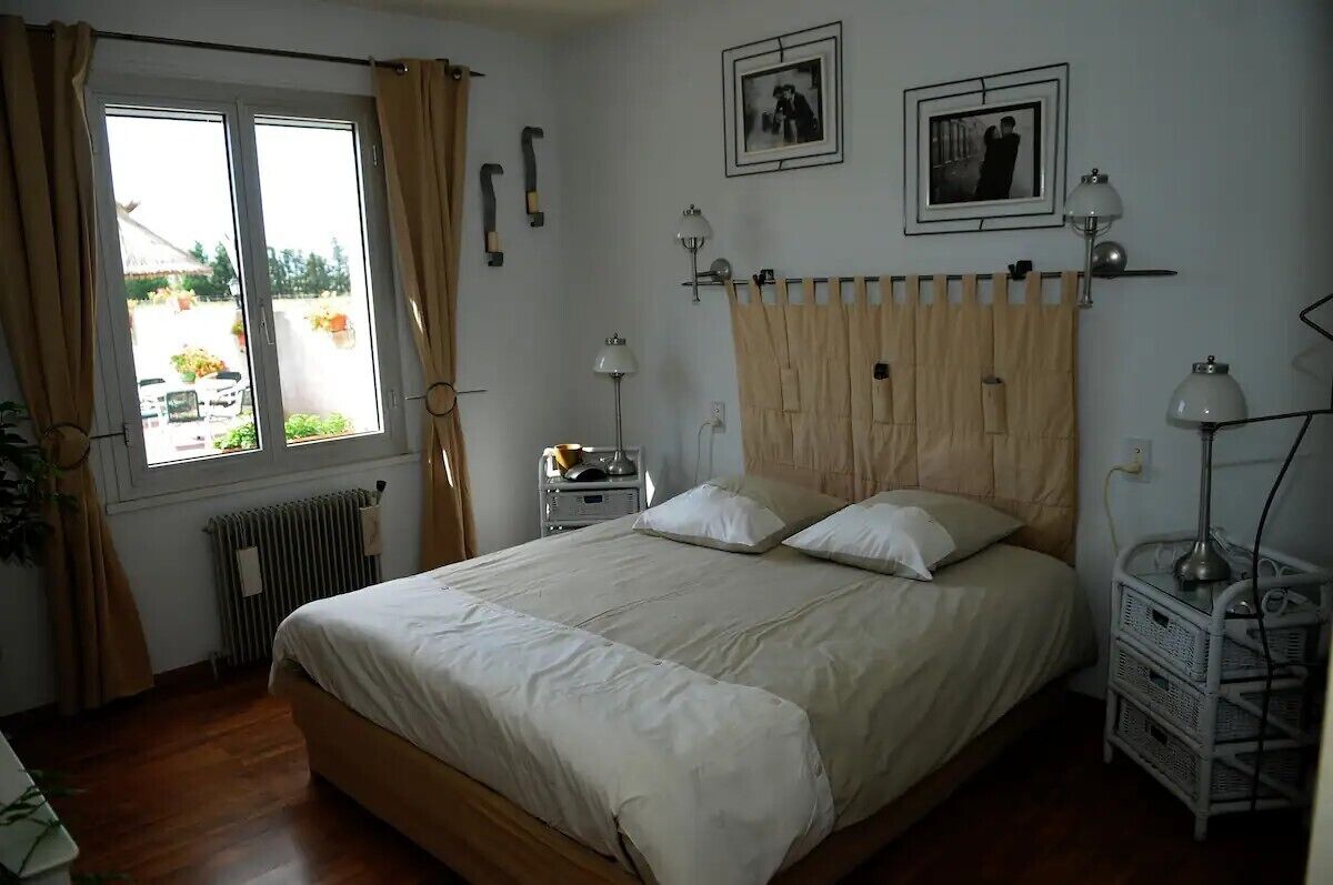 4 chambres, chambres insonorisées, fer et planche à repasser