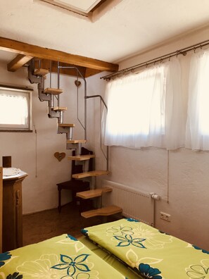 3 bedrooms, WiFi, bed sheets - Holiday tower Niederstetten (Niederstetten)