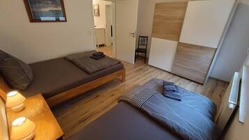 2 bedrooms, iron/ironing board, free WiFi, bed sheets