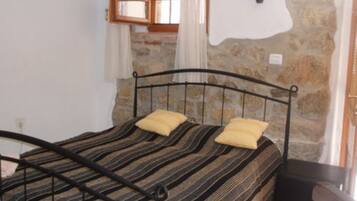 1 bedroom, in-room safe, WiFi, bed sheets
