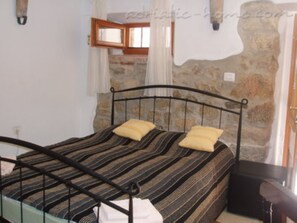 1 bedroom, in-room safe, WiFi, bed sheets