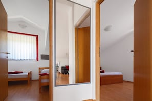 2 bedrooms, iron/ironing board, free WiFi, bed sheets