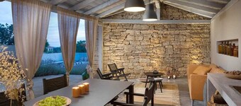 Designer villa med et stort basseng over Rovinj