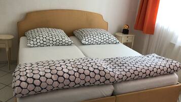 1 Schlafzimmer, Bügeleisen/Bügelbrett, Reisekinderbett, kostenloses WLAN