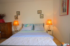 3 Schlafzimmer, Schreibtisch, kostenloses WLAN, Bettwäsche