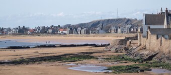 Elie - well appointed flat