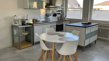 Kühlschrank, Ofen, Herdplatte, Geschirrspüler