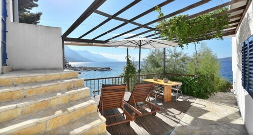 The Beach House Croatia | Apartment with Private access to the beach in Pisak