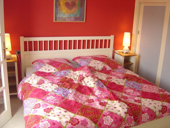 2 bedrooms, in-room safe, iron/ironing board, travel cot