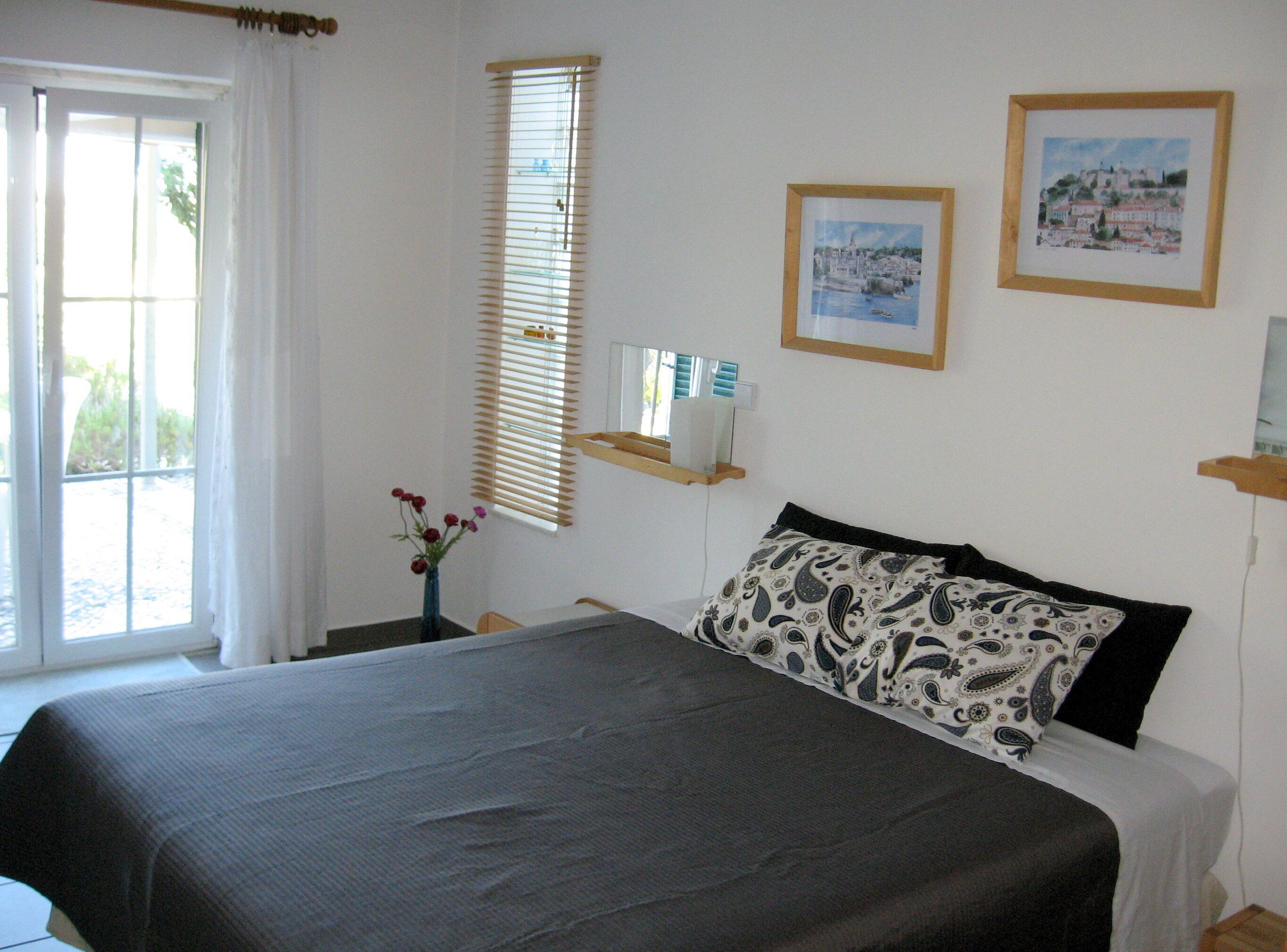 Sunny apartment with priv. Pool, Greater Lisbon. Familyfriendly.