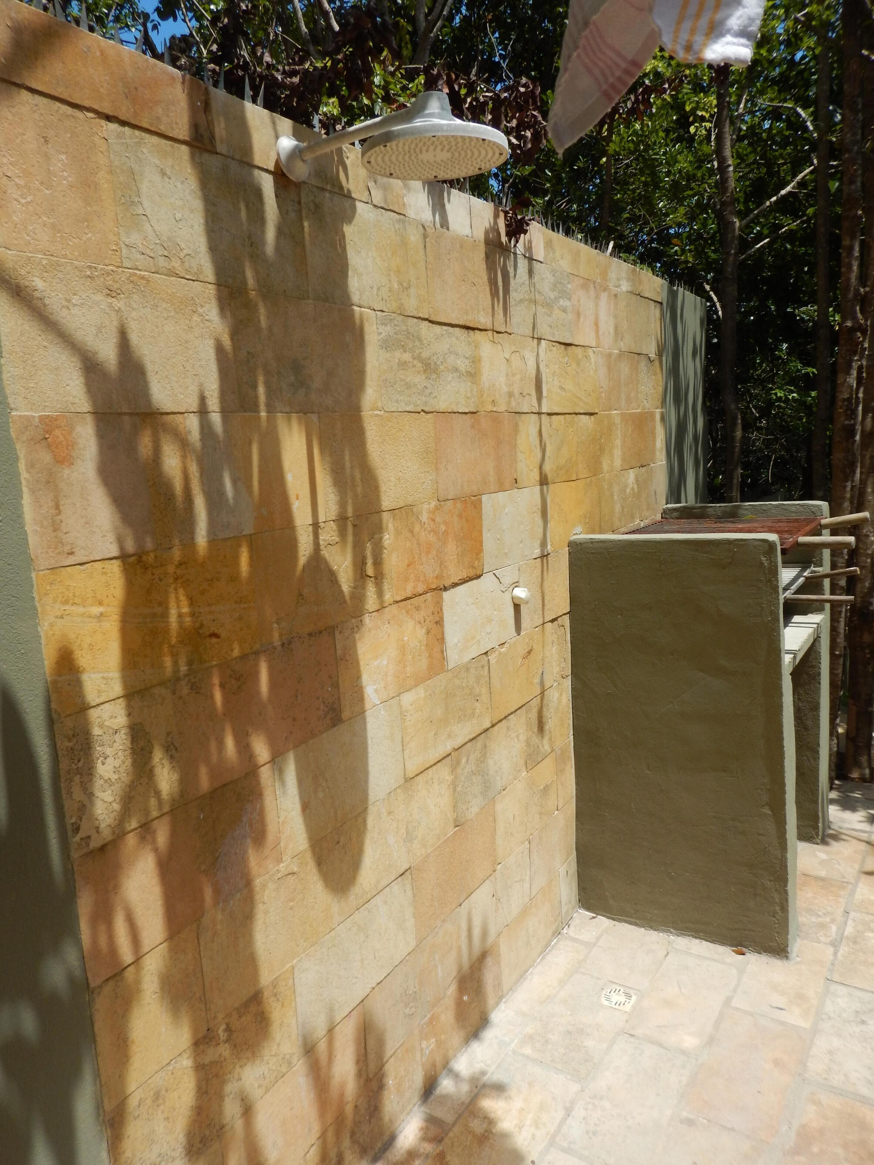 quiet holiday home with private pool and terrace with unobstructed views over Pipa