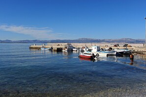 Marina - Villa Maruka: original 19th century stone villa by local hosts (Supetar)